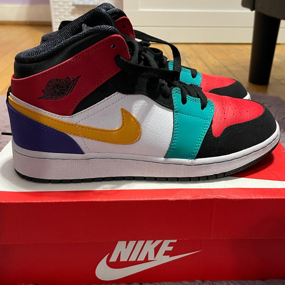 AIR JORDAN 1 MID ‘MULTI COLOR’